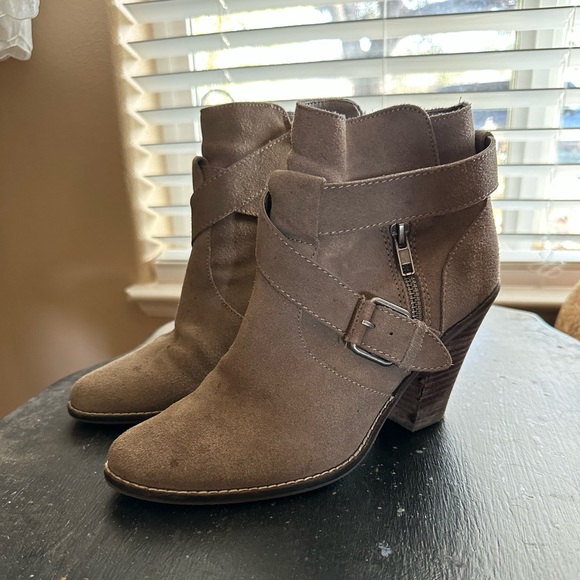 dolce vita ankle shoes